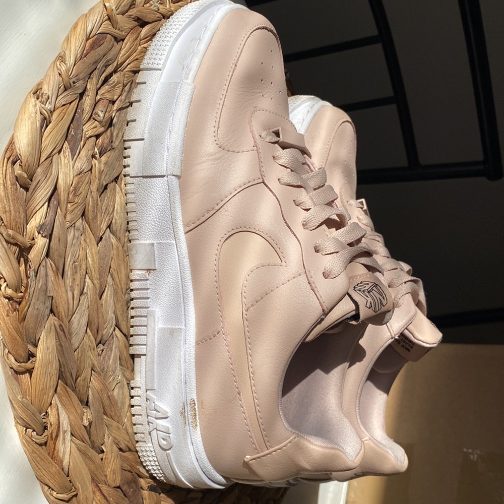 Womens Air Force 1s